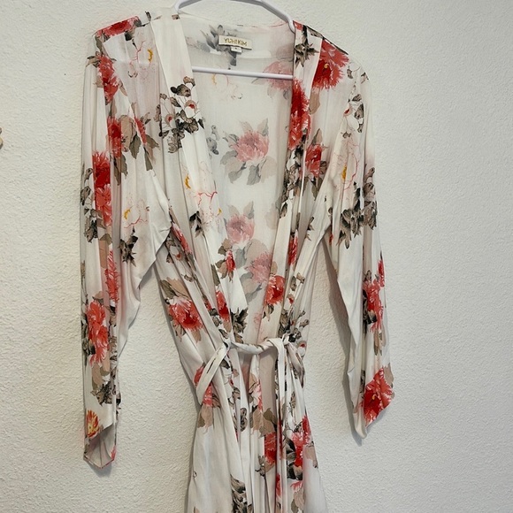 Yumi Kim DREAM LOVER FLORAL ROBE New - Picture 3 of 5